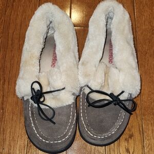 SoftMoc Faux Fur Lined Moccasin Slippers Women’s Size 8